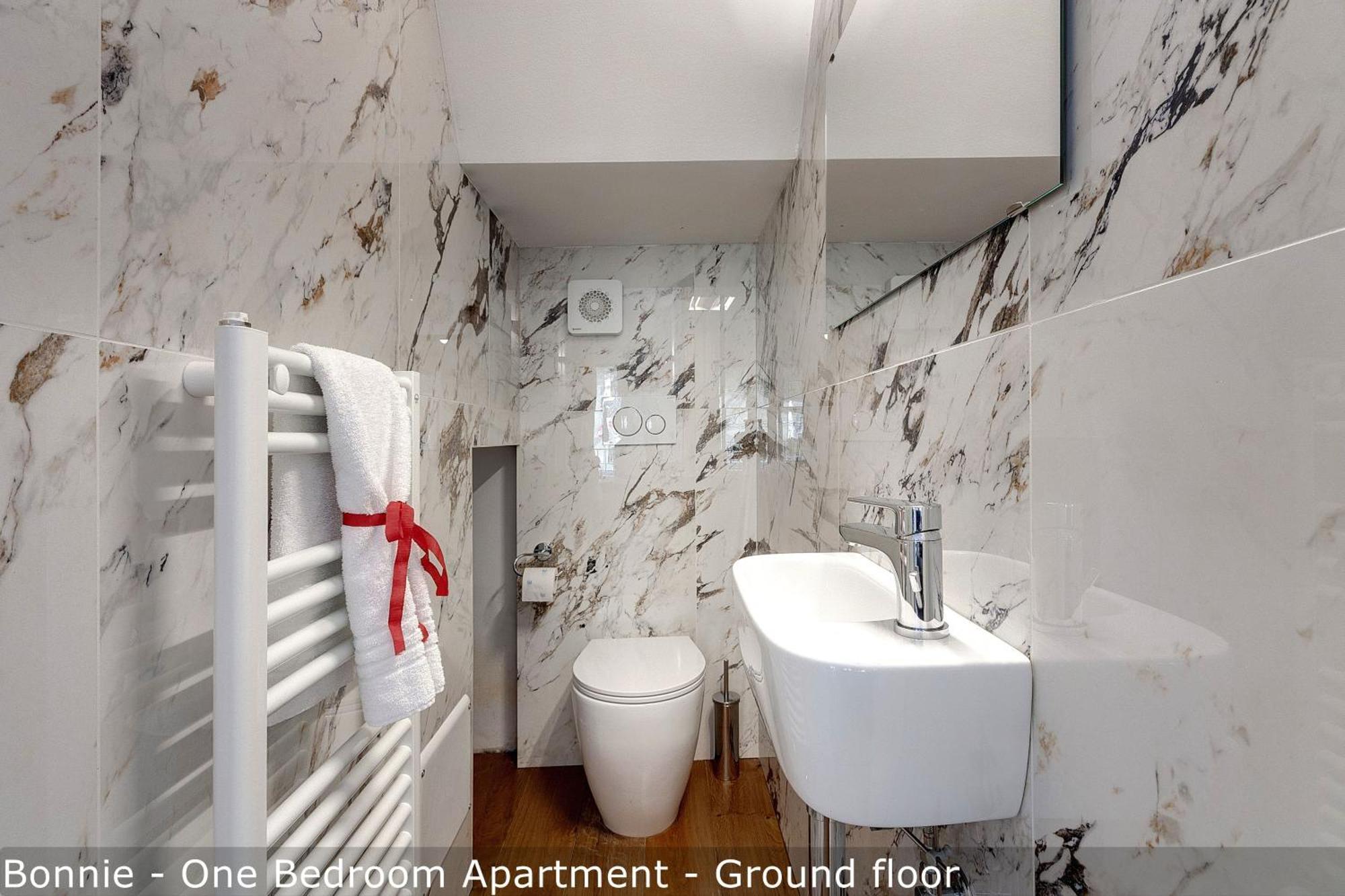 Bonnie - Clyde - Marvin Apartments By Mamo Florence Room photo